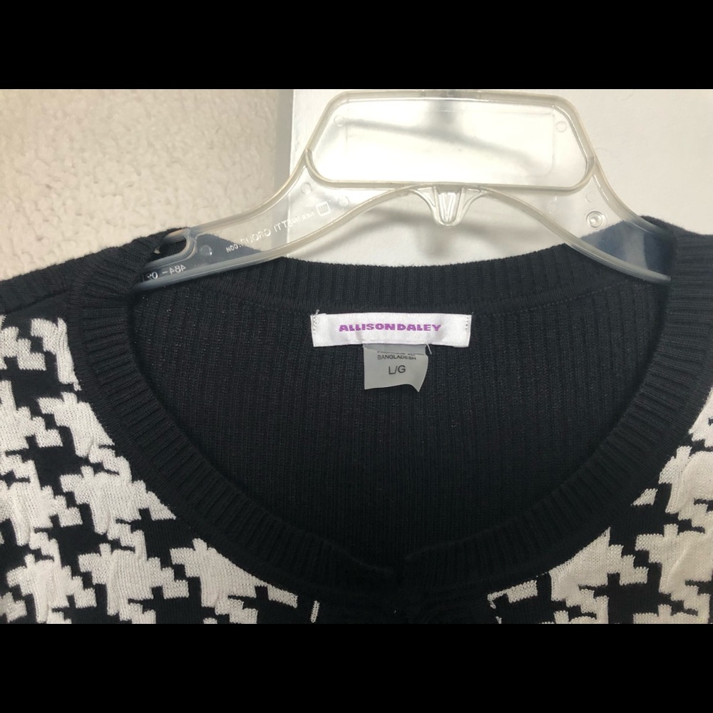 NWT Allison Daley Single Clasp Black & White Sweater - size Large - Picture 5 of 14